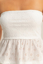 Load image into Gallery viewer, JUNIORS Peplum Hem Eyelet Tube Top
