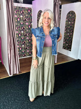 Load image into Gallery viewer, OLIVE  Tiered Wide Leg Pants

