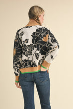 Load image into Gallery viewer, FLORAL KNIT MOCK NECK HALF ZIP PULLOVER
