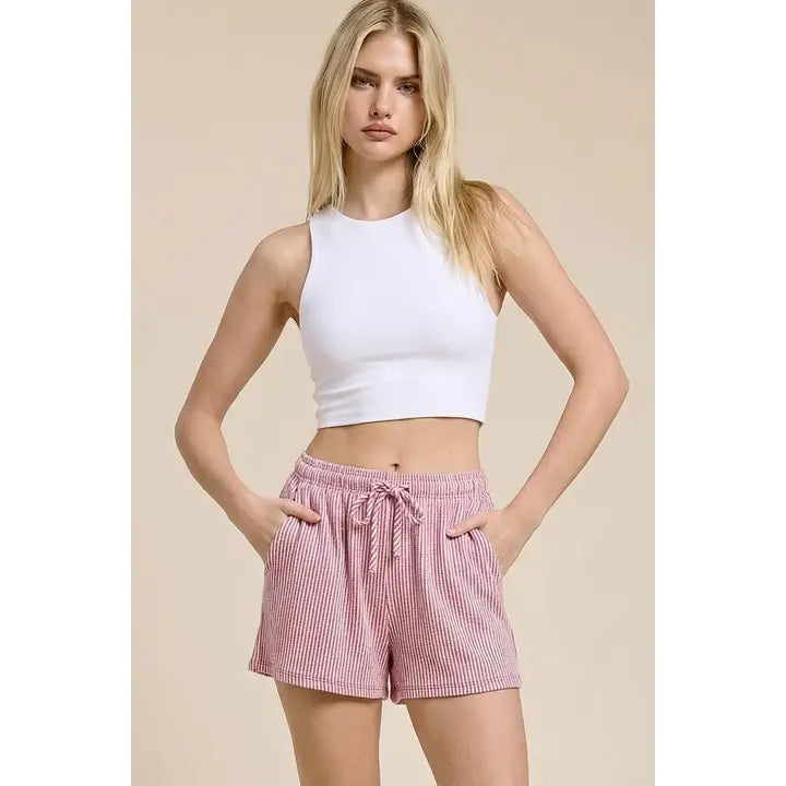 COASTAL SHORTS IN RED STRIPE