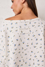 Load image into Gallery viewer, FLORAL PRINT OVERSIZED CROP TOP
