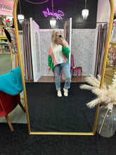 Load image into Gallery viewer, KELLY/pink Oversized Contrasting Color Top
