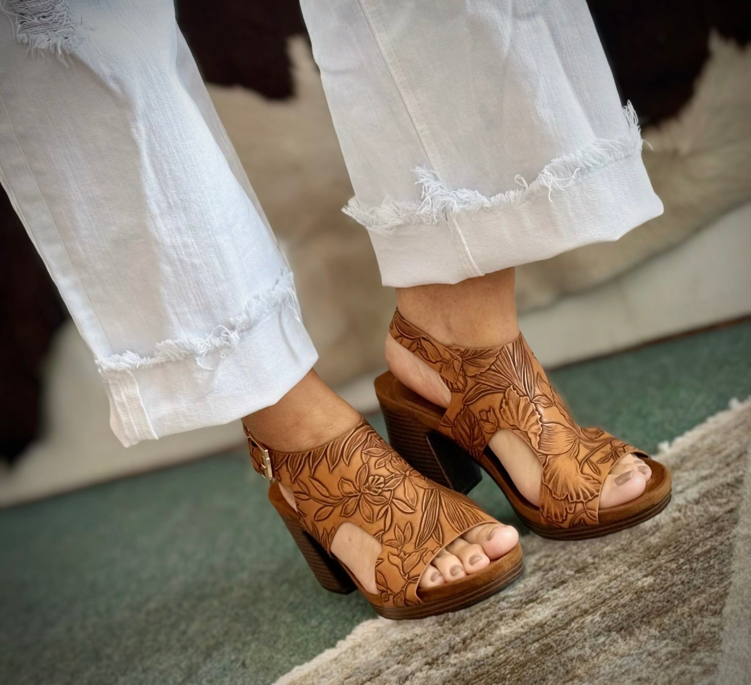 Pierre Dumas tooled block heel wedge