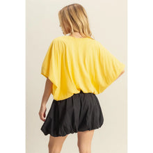 Load image into Gallery viewer, CANARY Short Sleeve Knit Bubble Hem Top
