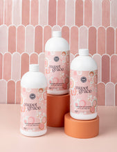 Load image into Gallery viewer, Bridgewater Candle Company - Sweet Grace 32oz Laundry Detergent
