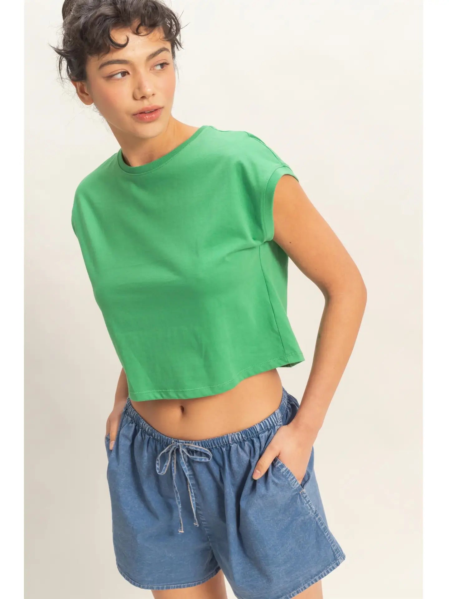 Classic Crew Neck Sleeveless Top in true green