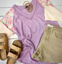 Load image into Gallery viewer, Lavender floral Color block top
