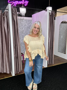 Flowy fit crochet tulip top in natural