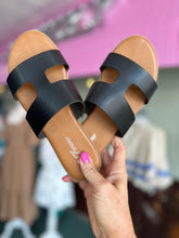 Load image into Gallery viewer, Cut out Sandal in Black
