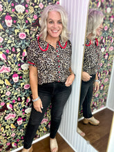 Load image into Gallery viewer, Black VERVET HIGH RISE SLIM STRAIGHT
