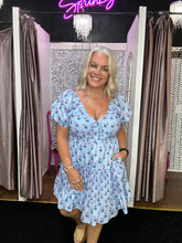 Load image into Gallery viewer, BLUE FLORAL V NECK MINI DRESS
