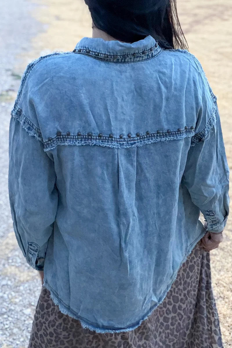 STUDDED DENIM LIGHT WEIGHT SHACKET