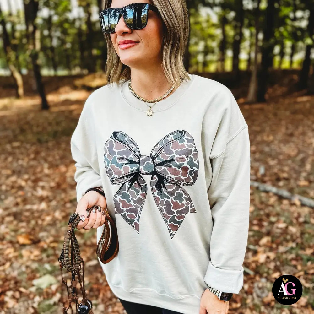 Camo Bow Graphic Sweatshirt