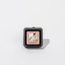 Load image into Gallery viewer, Bridgewater Candle Company - Spring Dress Auto Vent Clip
