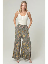 Load image into Gallery viewer, Flare Leg Floral Print Pants
