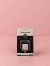 Load image into Gallery viewer, Bridgewater Candle Company - Sweet Grace Auto Vent Clip
