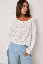 Load image into Gallery viewer, FLORAL PRINT OVERSIZED CROP TOP
