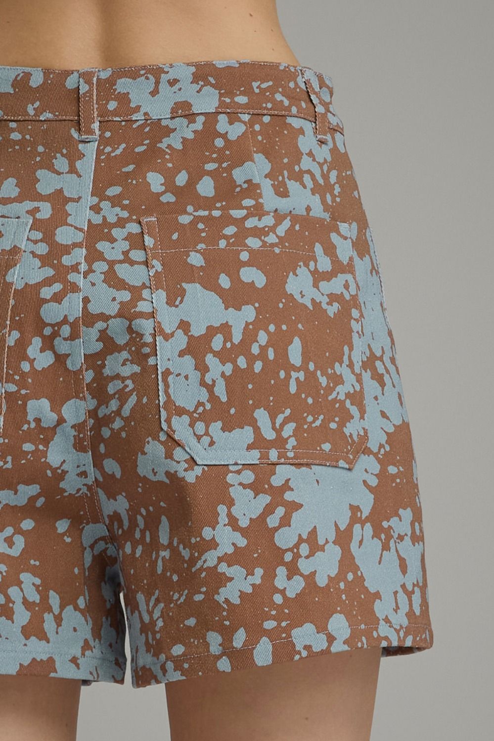 MOCHA AND BLUE PRINT SHORTS